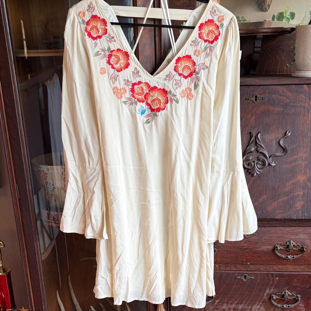 Altar'd State Cream Tunic with Red & Coral Floral Embroidery size S